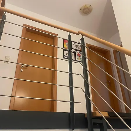 Schoene Zimmer-wohnung *